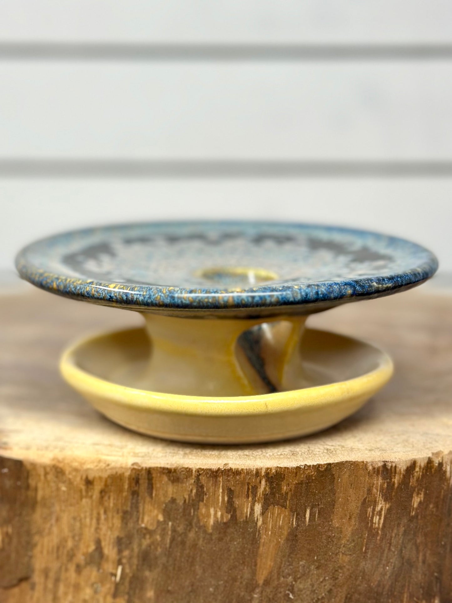 Pedestal Soap Dish with Drainage