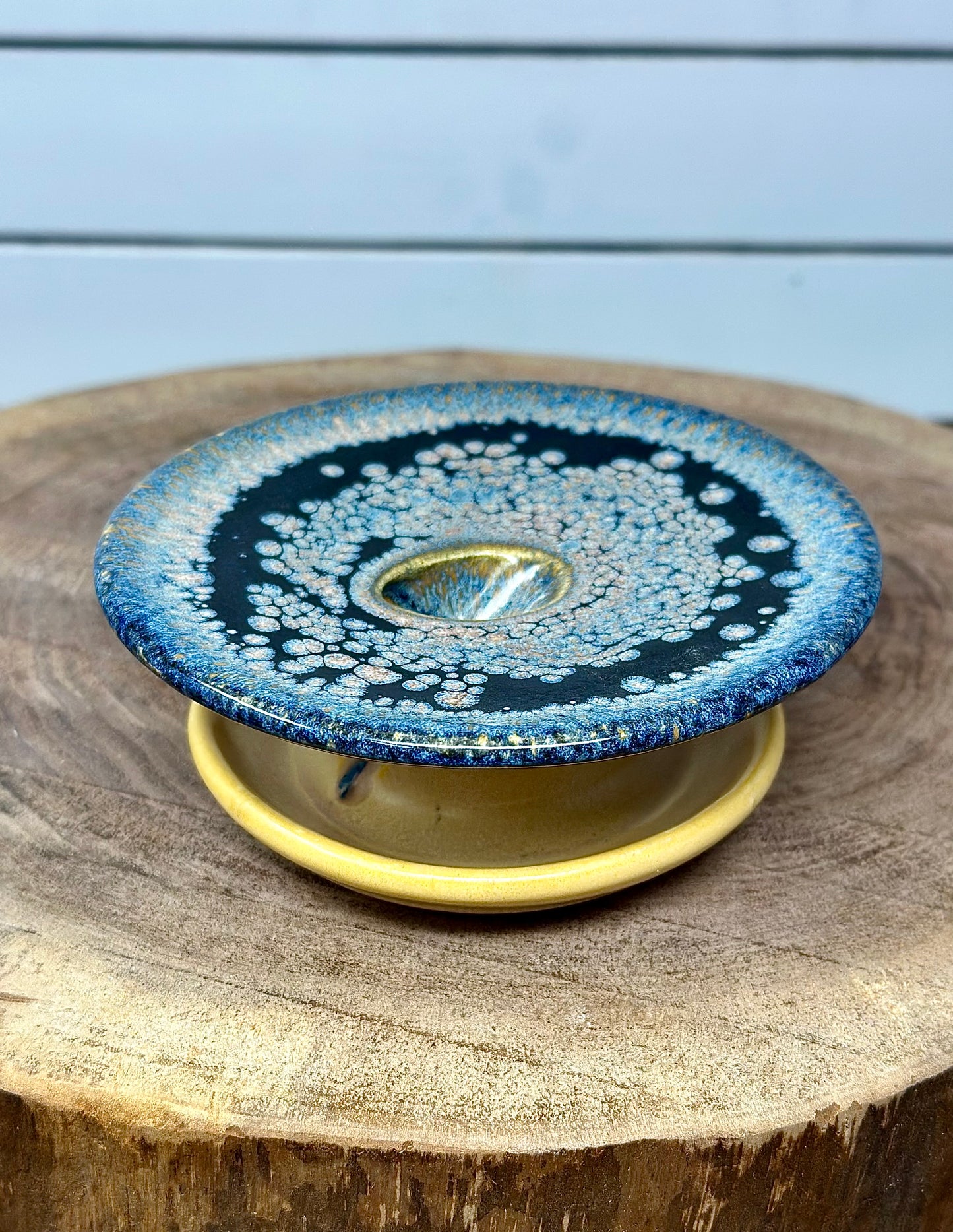 Pedestal Soap Dish with Drainage