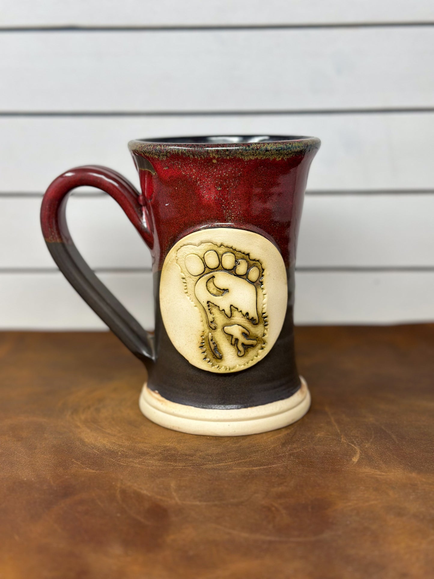Bear Paw Medallion Mug - Lava Glaze
