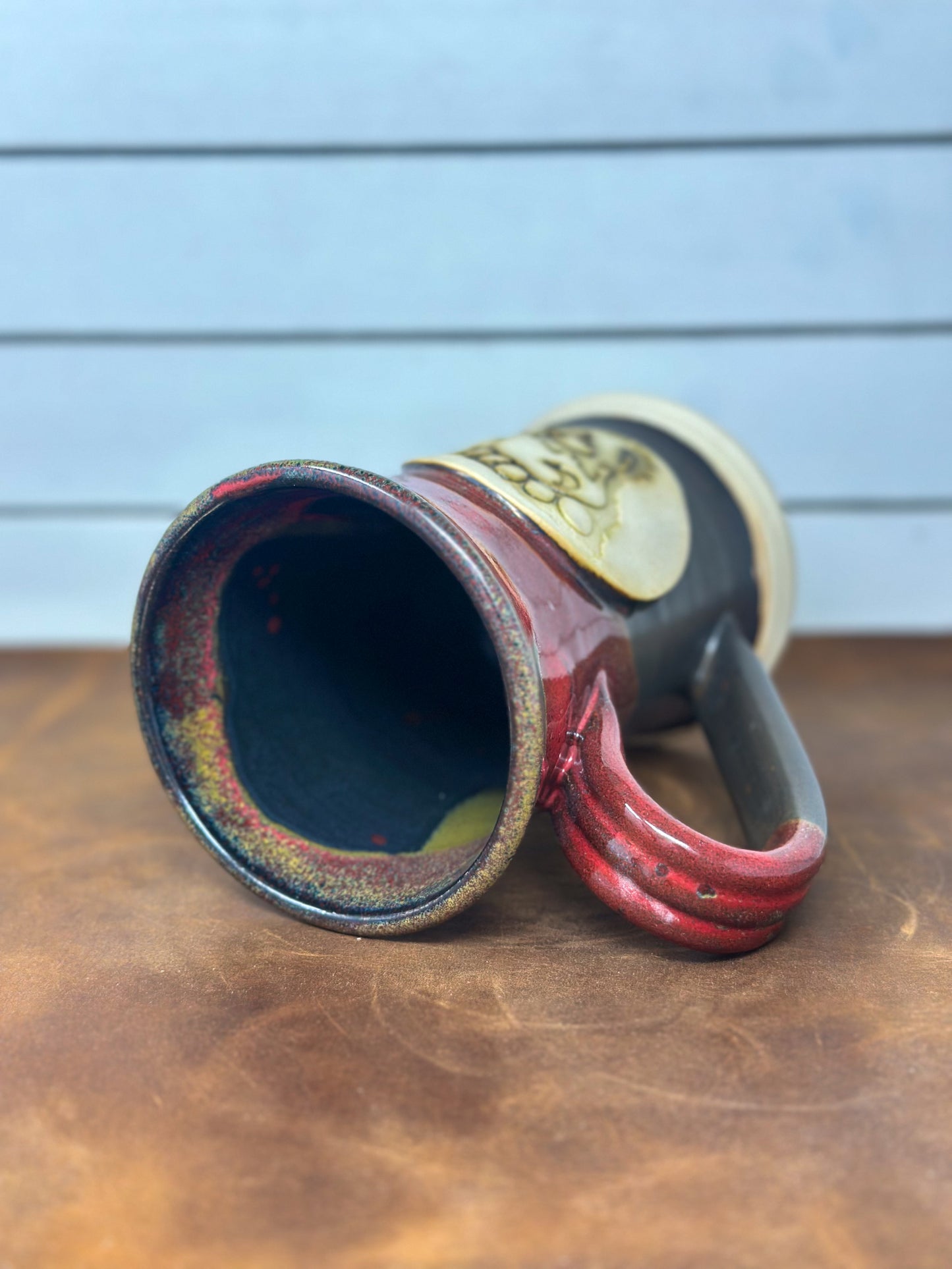Bear Paw Medallion Mug - Lava Glaze