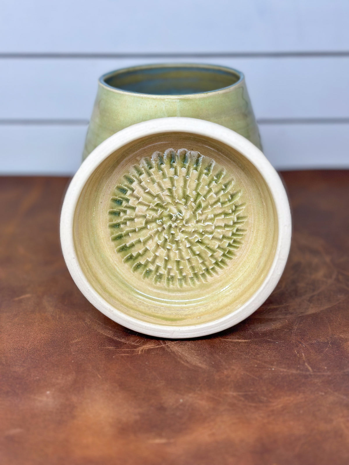 Garlic Keeper with Grater Lid