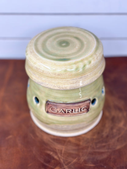 Garlic Keeper with Grater Lid